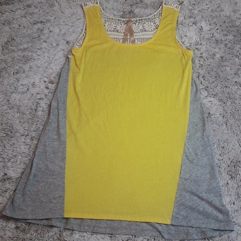 Hem & Thread tank Top Loose Lace Floral Back Gray Yellow Colorblock S